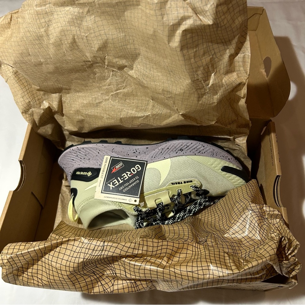 NWT Nike Pegasus Trail 3 GTX - Women’s 7 olive citron/black - Picture 4 of 8
